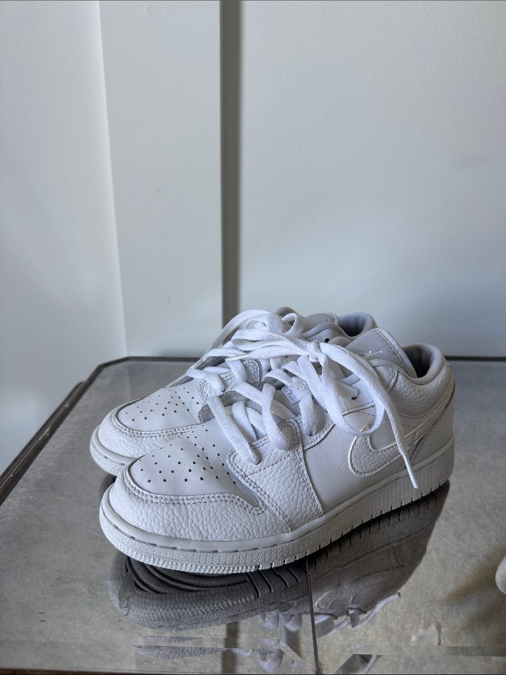 NIKE White Kids Jordan Leather Low-Top Sneakers (size 4.5)